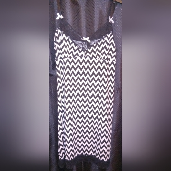 Womens Nighty By MARLYN MONROE SIZE Medium - Picture 5 of 7